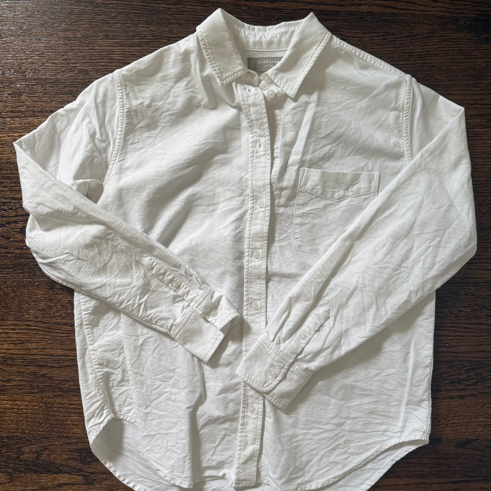 Everlane Relaxed Oxford Shirt in color White, Size 2 in excellent condition